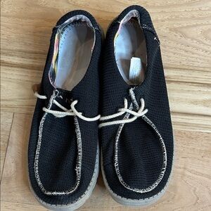 Hey dudes women’s size 10